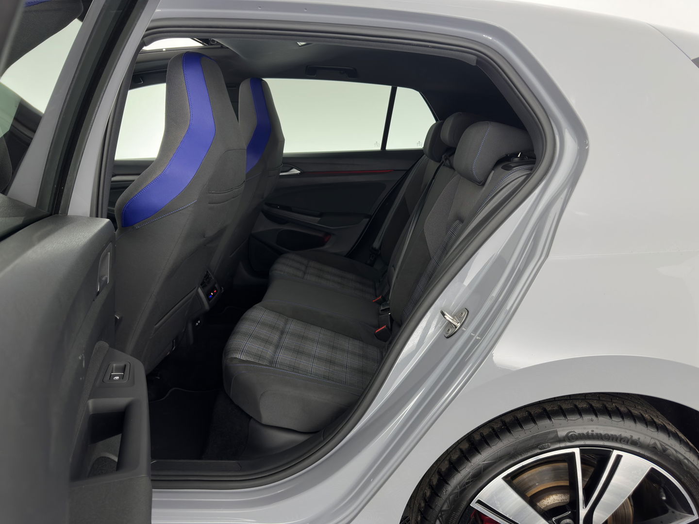 Volkswagen Golf 1.4 eHybrid GTE (INCL-BTW) *PANO | NAVI | CRUISE | VIRTUAL | 18 INCH ALU*