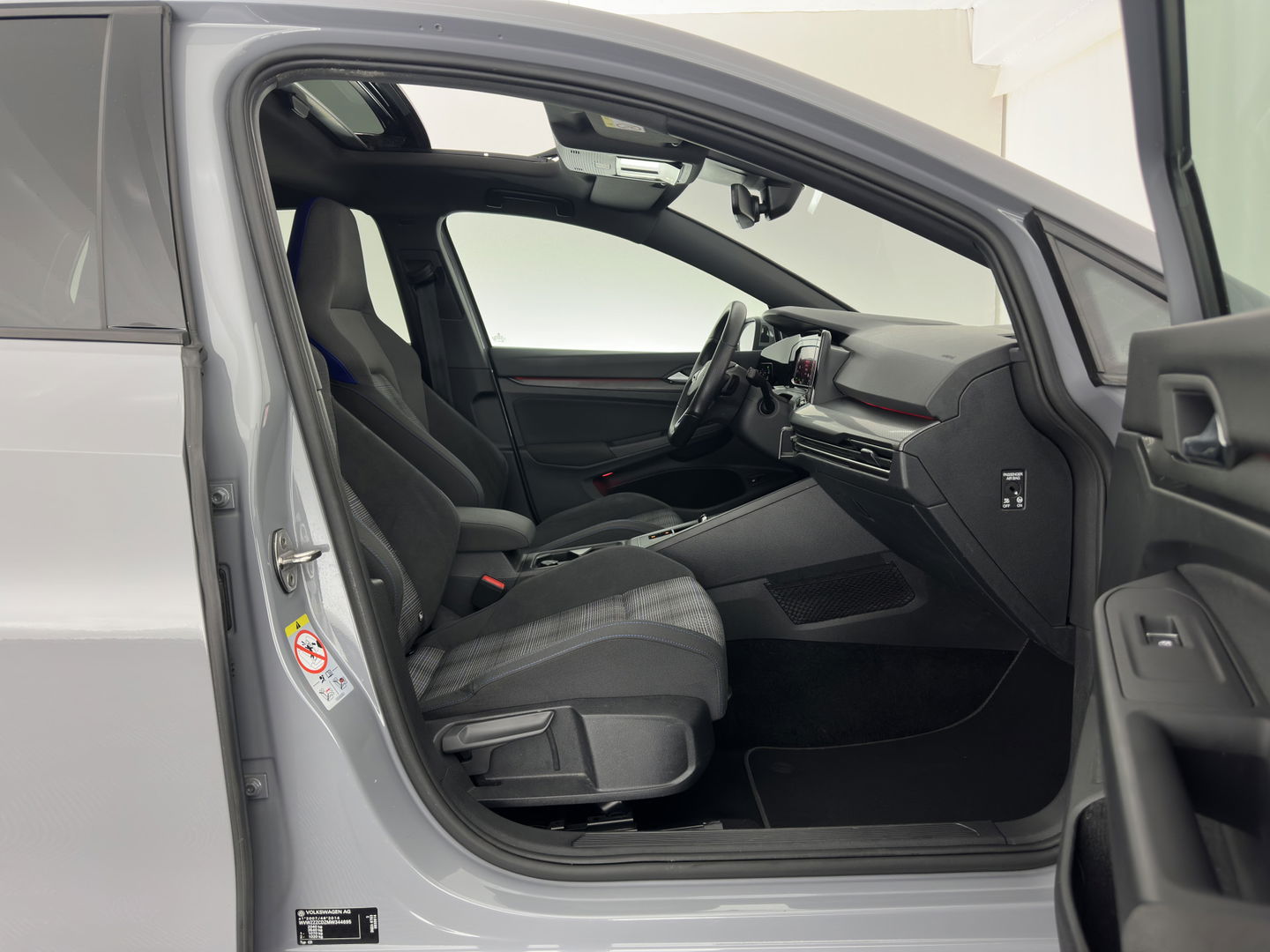 Volkswagen Golf 1.4 eHybrid GTE (INCL-BTW) *PANO | NAVI | CRUISE | VIRTUAL | 18 INCH ALU*