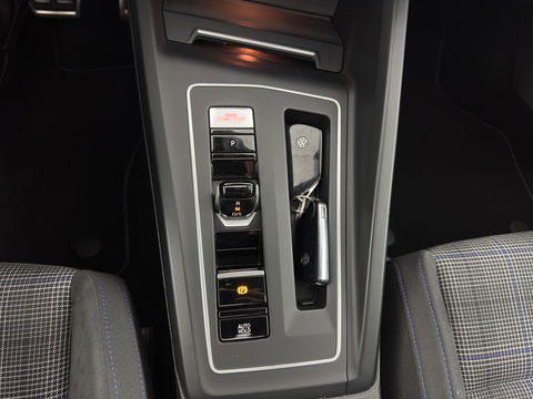 Volkswagen Golf 1.4 eHybrid GTE (INCL-BTW) *PANO | NAVI | CRUISE | VIRTUAL | 18 INCH ALU*