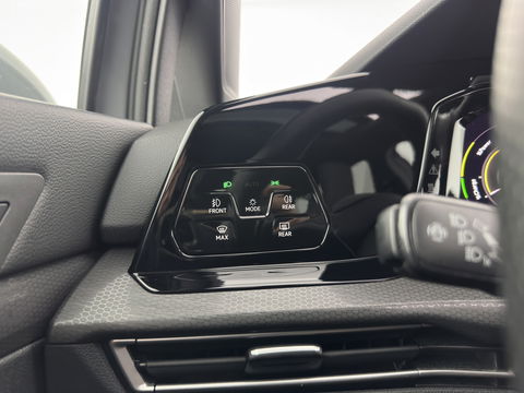 Volkswagen Golf 1.4 eHybrid GTE (INCL-BTW) *PANO | NAVI | CRUISE | VIRTUAL | 18 INCH ALU*