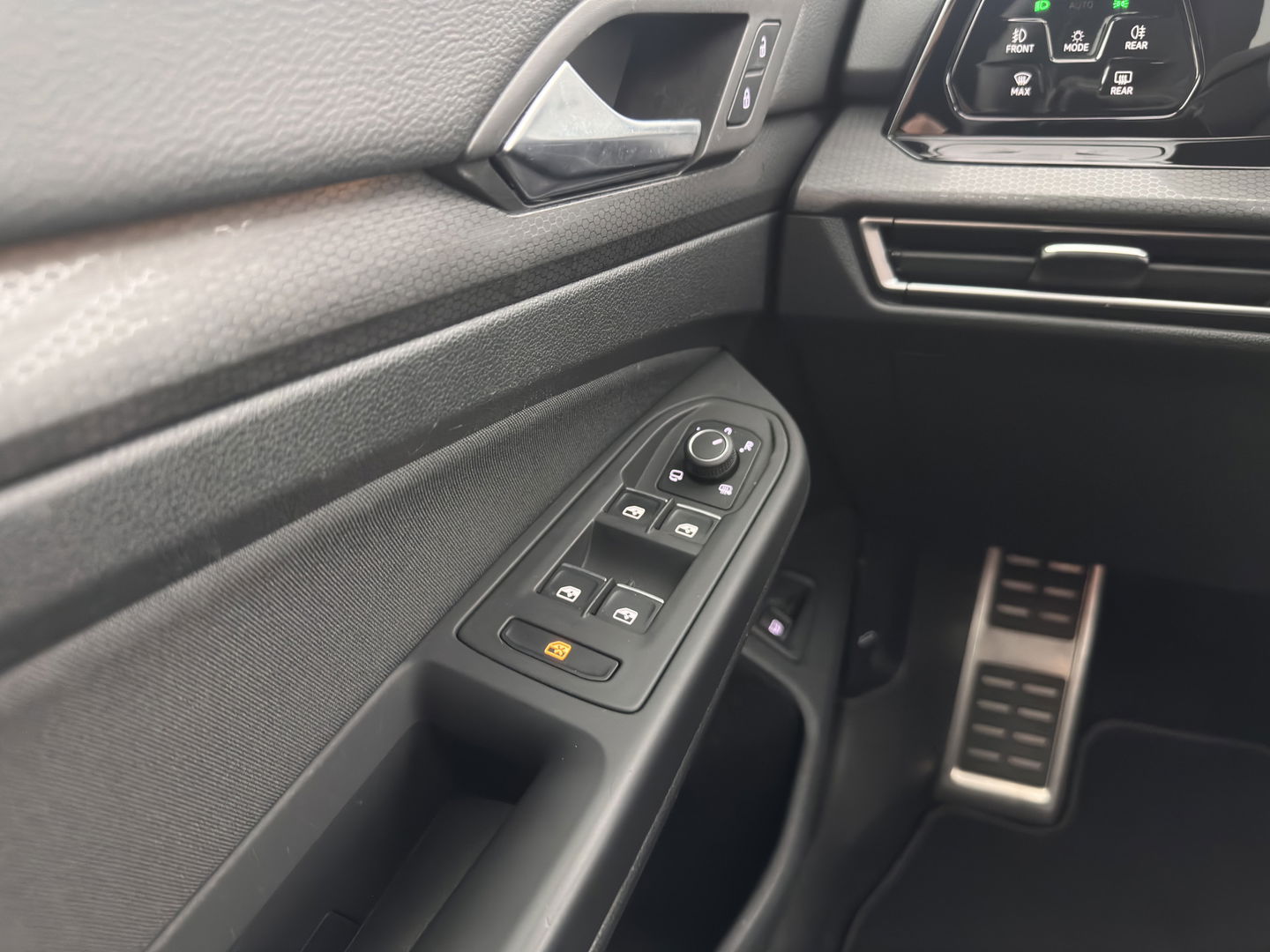 Volkswagen Golf 1.4 eHybrid GTE (INCL-BTW) *PANO | NAVI | CRUISE | VIRTUAL | 18 INCH ALU*