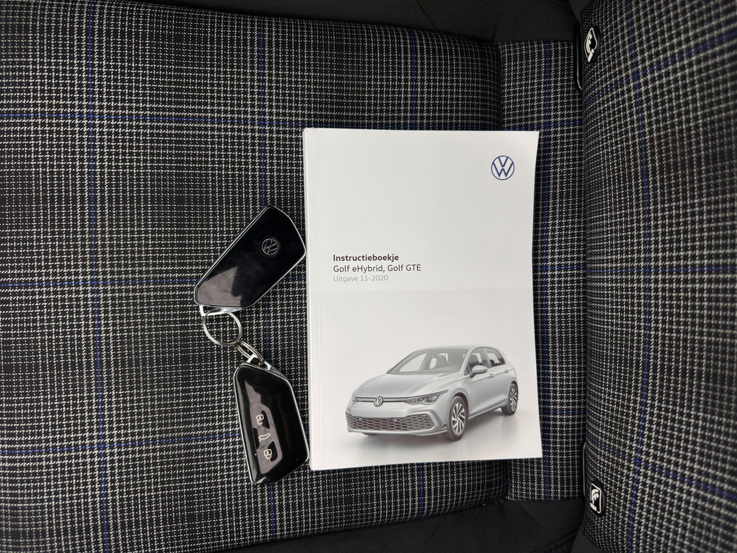 Volkswagen Golf 1.4 eHybrid GTE (INCL-BTW) *PANO | NAVI | CRUISE | VIRTUAL | 18 INCH ALU*