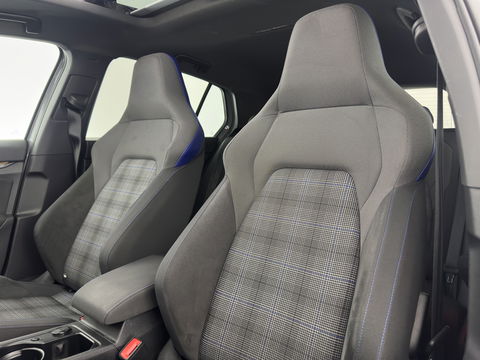 Volkswagen Golf 1.4 eHybrid GTE (INCL-BTW) *PANO | NAVI | CRUISE | VIRTUAL | 18 INCH ALU*