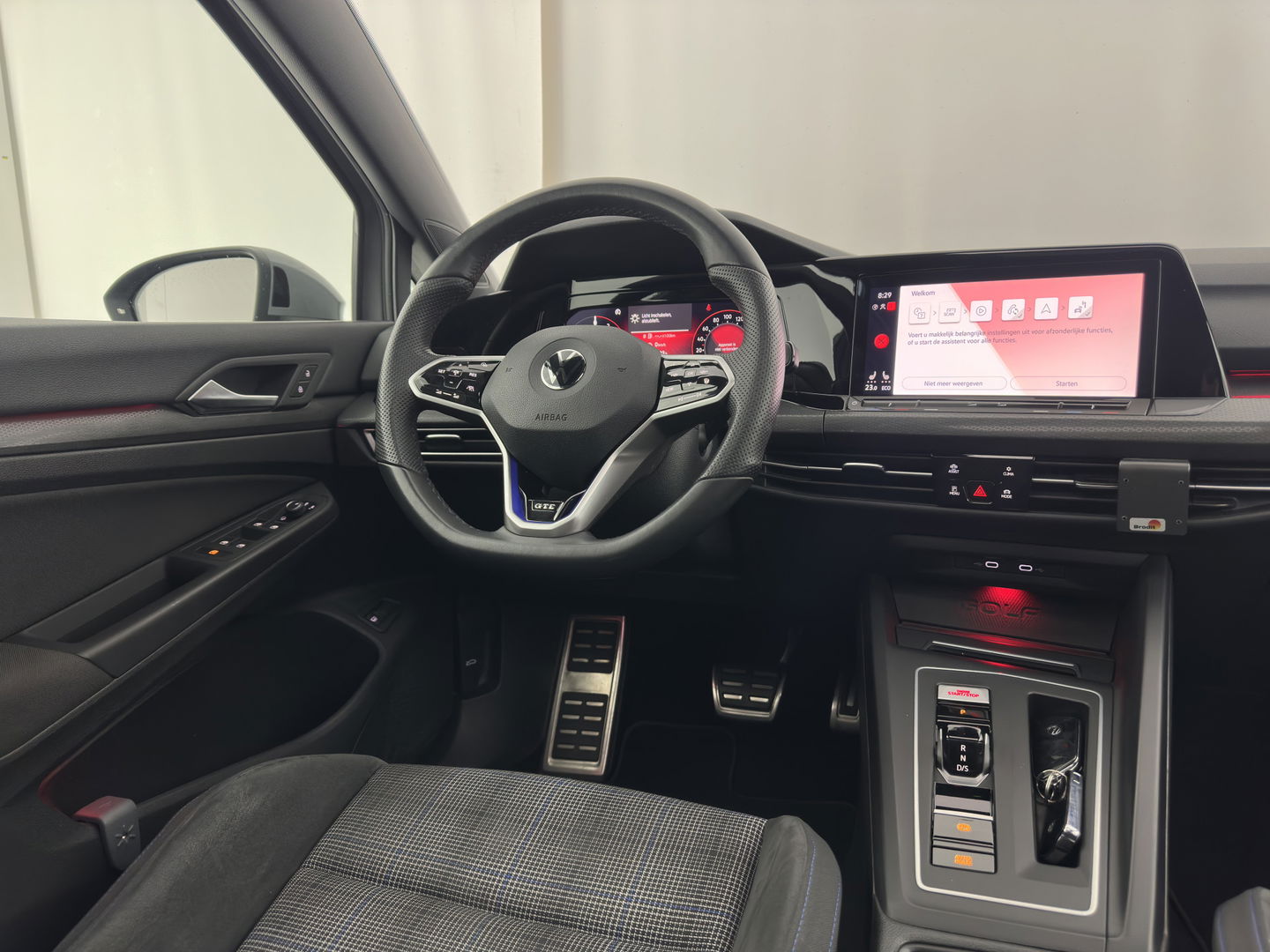 Volkswagen Golf 1.4 eHybrid GTE (INCL-BTW) *PANO | NAVI | CRUISE | VIRTUAL | 18 INCH ALU*