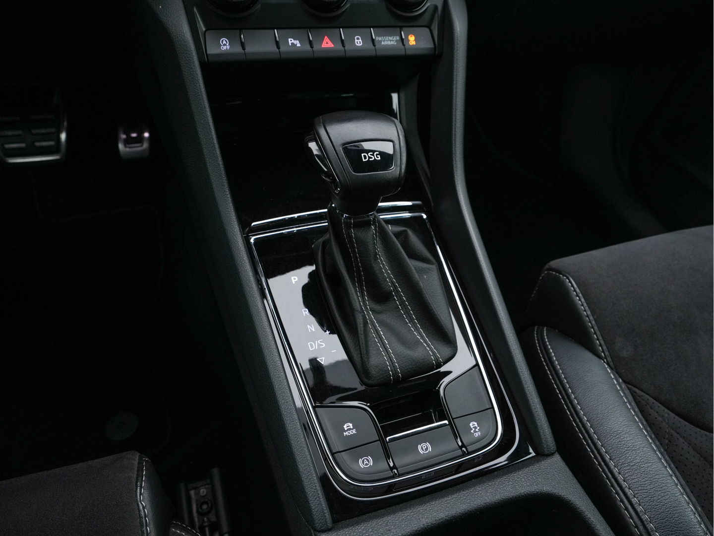 Škoda Kodiaq 1.5TSI Sportline ( 7-Pers.) Aut* LEATHER-MICROFIBRE | MEMORY-PACK | FULL-LED | ADAPTIVE-CRUISE | CAMERA | DAB+ | AMBIENT-LIGHT | KEYLESS | CARPLAY | HEATED-SPORTSEATS | DAB | SHIFT-PADDLES | 20 "ALU*