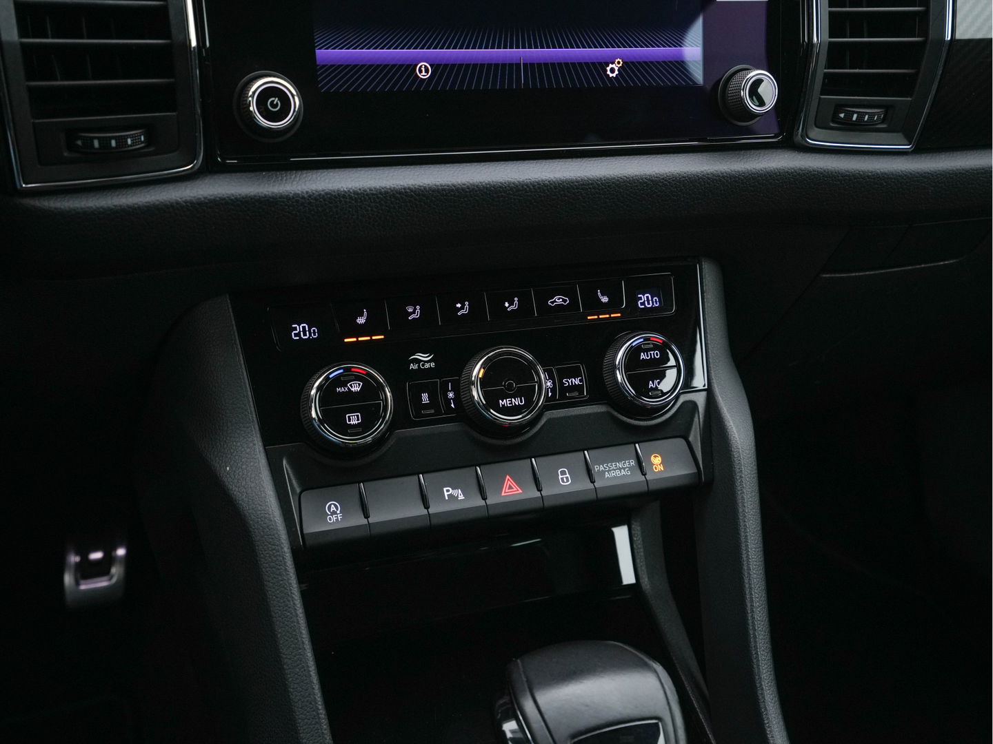 Škoda Kodiaq 1.5TSI Sportline ( 7-Pers.) Aut* LEATHER-MICROFIBRE | MEMORY-PACK | FULL-LED | ADAPTIVE-CRUISE | CAMERA | DAB+ | AMBIENT-LIGHT | KEYLESS | CARPLAY | HEATED-SPORTSEATS | DAB | SHIFT-PADDLES | 20 "ALU*