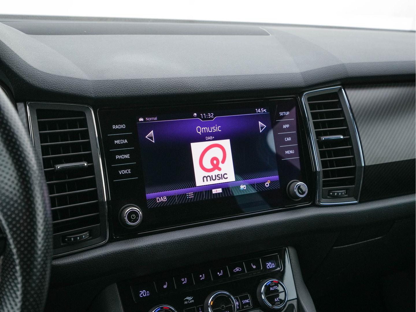 Škoda Kodiaq 1.5TSI Sportline ( 7-Pers.) Aut* LEATHER-MICROFIBRE | MEMORY-PACK | FULL-LED | ADAPTIVE-CRUISE | CAMERA | DAB+ | AMBIENT-LIGHT | KEYLESS | CARPLAY | HEATED-SPORTSEATS | DAB | SHIFT-PADDLES | 20 "ALU*