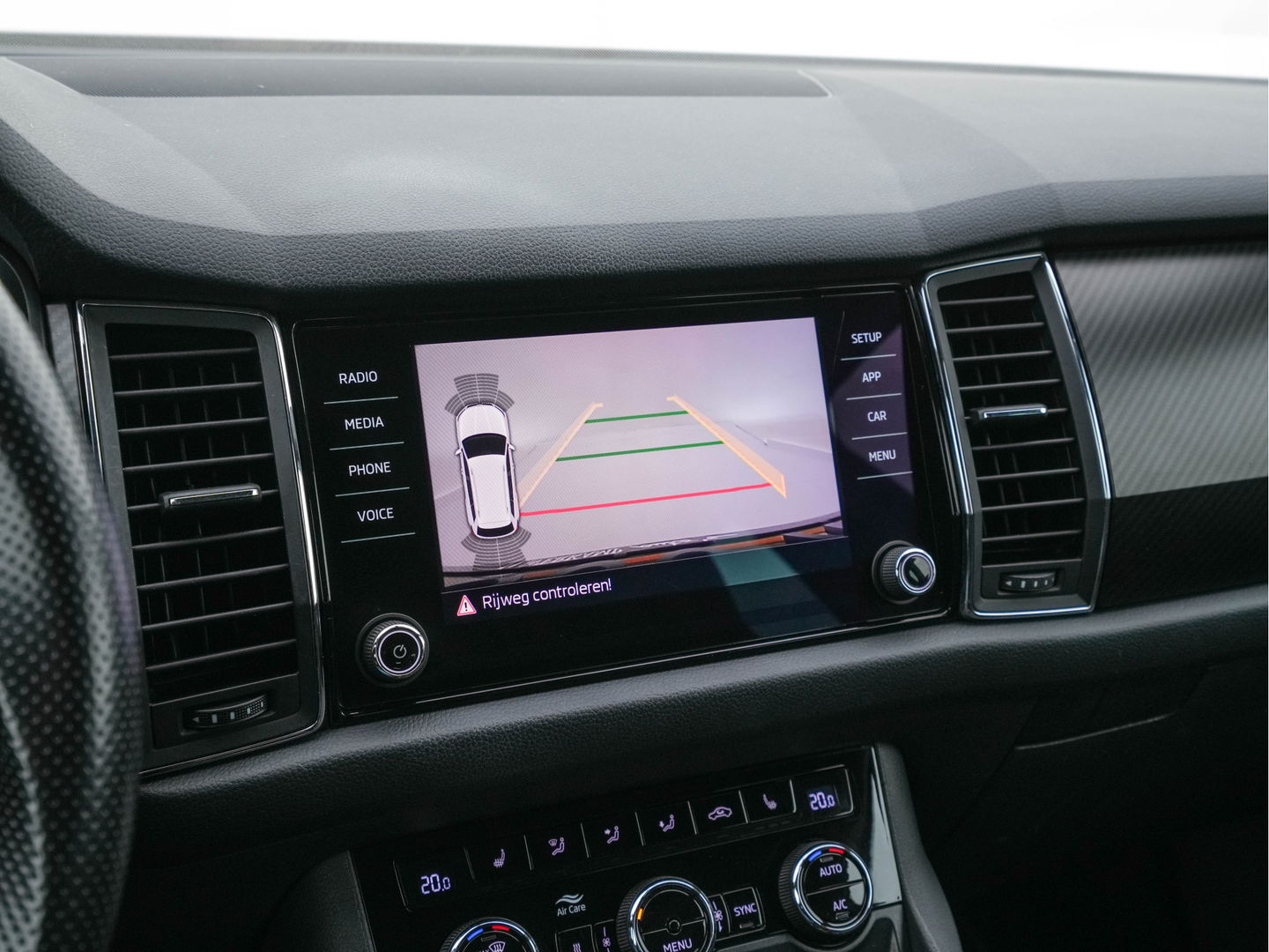 Škoda Kodiaq 1.5TSI Sportline ( 7-Pers.) Aut* LEATHER-MICROFIBRE | MEMORY-PACK | FULL-LED | ADAPTIVE-CRUISE | CAMERA | DAB+ | AMBIENT-LIGHT | KEYLESS | CARPLAY | HEATED-SPORTSEATS | DAB | SHIFT-PADDLES | 20 "ALU*