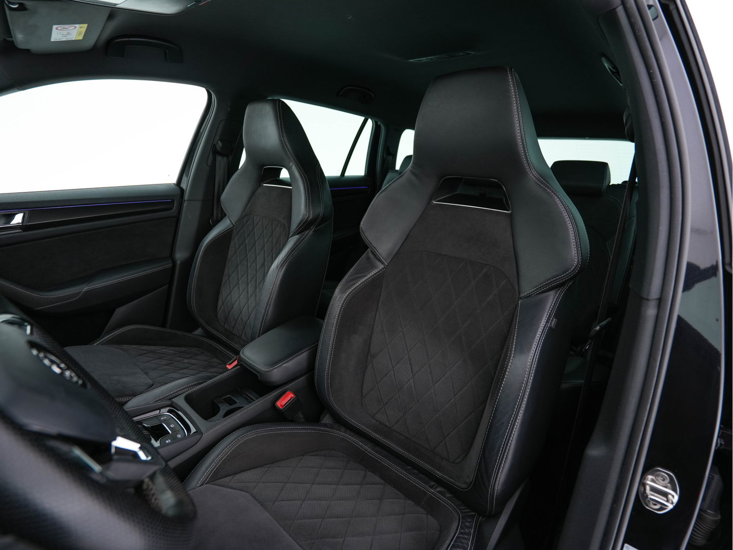 Škoda Kodiaq 1.5TSI Sportline ( 7-Pers.) Aut* LEATHER-MICROFIBRE | MEMORY-PACK | FULL-LED | ADAPTIVE-CRUISE | CAMERA | DAB+ | AMBIENT-LIGHT | KEYLESS | CARPLAY | HEATED-SPORTSEATS | DAB | SHIFT-PADDLES | 20 "ALU*