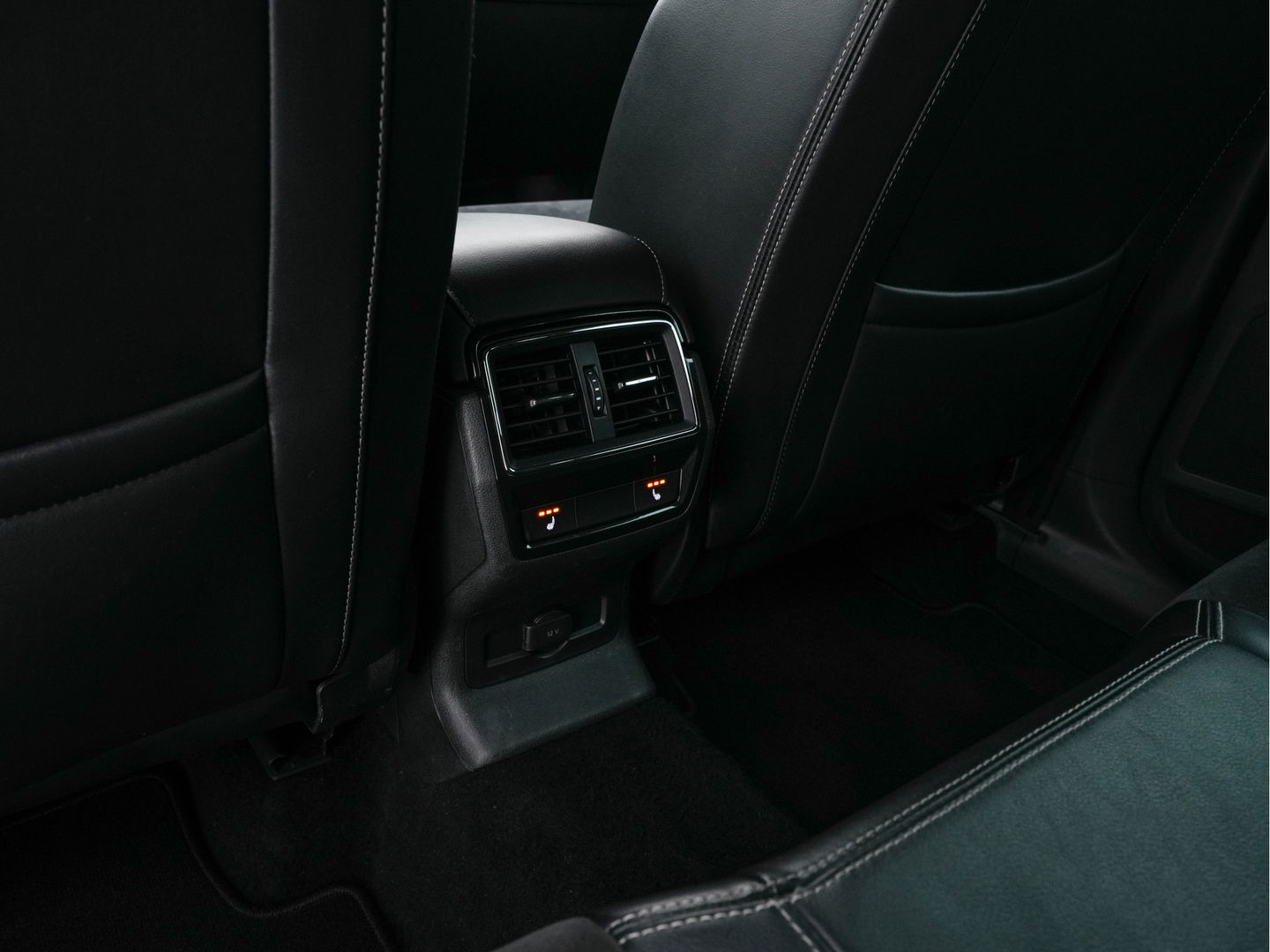 Škoda Kodiaq 1.5TSI Sportline ( 7-Pers.) Aut* LEATHER-MICROFIBRE | MEMORY-PACK | FULL-LED | ADAPTIVE-CRUISE | CAMERA | DAB+ | AMBIENT-LIGHT | KEYLESS | CARPLAY | HEATED-SPORTSEATS | DAB | SHIFT-PADDLES | 20 "ALU*