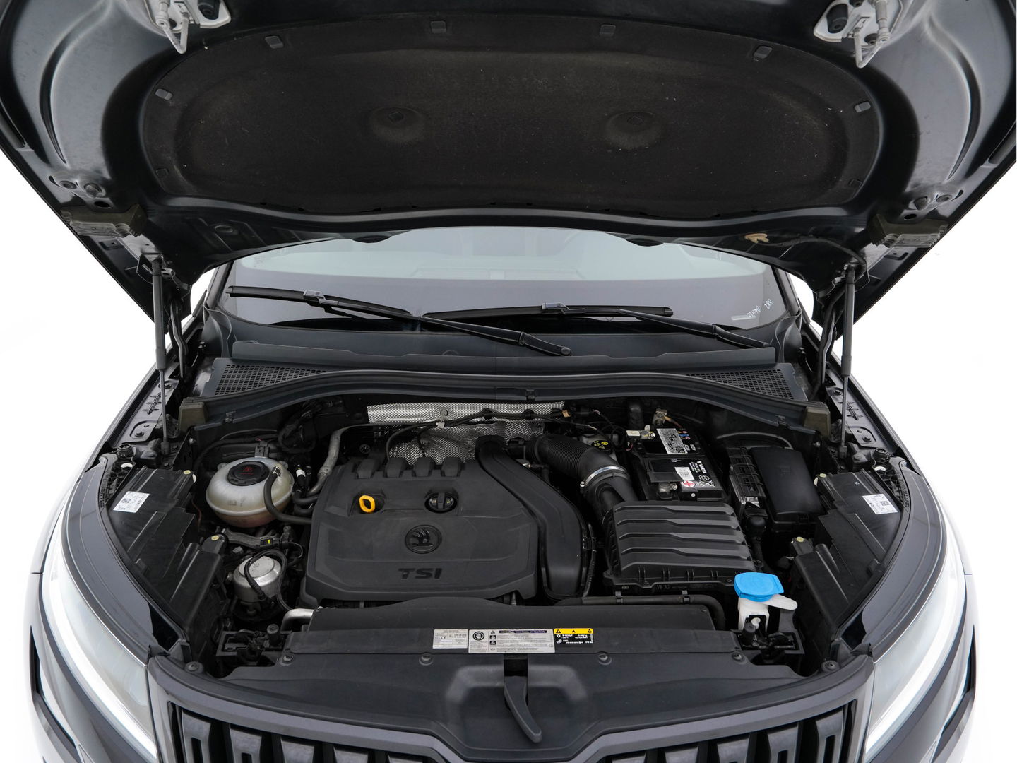 Škoda Kodiaq 1.5TSI Sportline ( 7-Pers.) Aut* LEATHER-MICROFIBRE | MEMORY-PACK | FULL-LED | ADAPTIVE-CRUISE | CAMERA | DAB+ | AMBIENT-LIGHT | KEYLESS | CARPLAY | HEATED-SPORTSEATS | DAB | SHIFT-PADDLES | 20 "ALU*