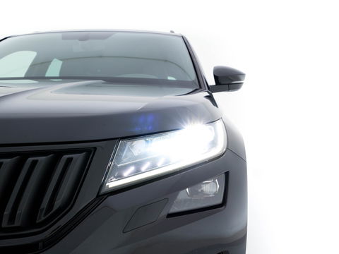 Škoda Kodiaq 1.5TSI Sportline ( 7-Pers.) Aut* LEATHER-MICROFIBRE | MEMORY-PACK | FULL-LED | ADAPTIVE-CRUISE | CAMERA | DAB+ | AMBIENT-LIGHT | KEYLESS | CARPLAY | HEATED-SPORTSEATS | DAB | SHIFT-PADDLES | 20 "ALU*