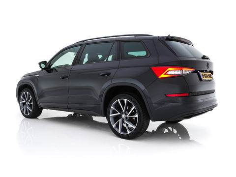 Škoda Kodiaq 1.5TSI Sportline ( 7-Pers.) Aut* LEATHER-MICROFIBRE | MEMORY-PACK | FULL-LED | ADAPTIVE-CRUISE | CAMERA | DAB+ | AMBIENT-LIGHT | KEYLESS | CARPLAY | HEATED-SPORTSEATS | DAB | SHIFT-PADDLES | 20 "ALU*