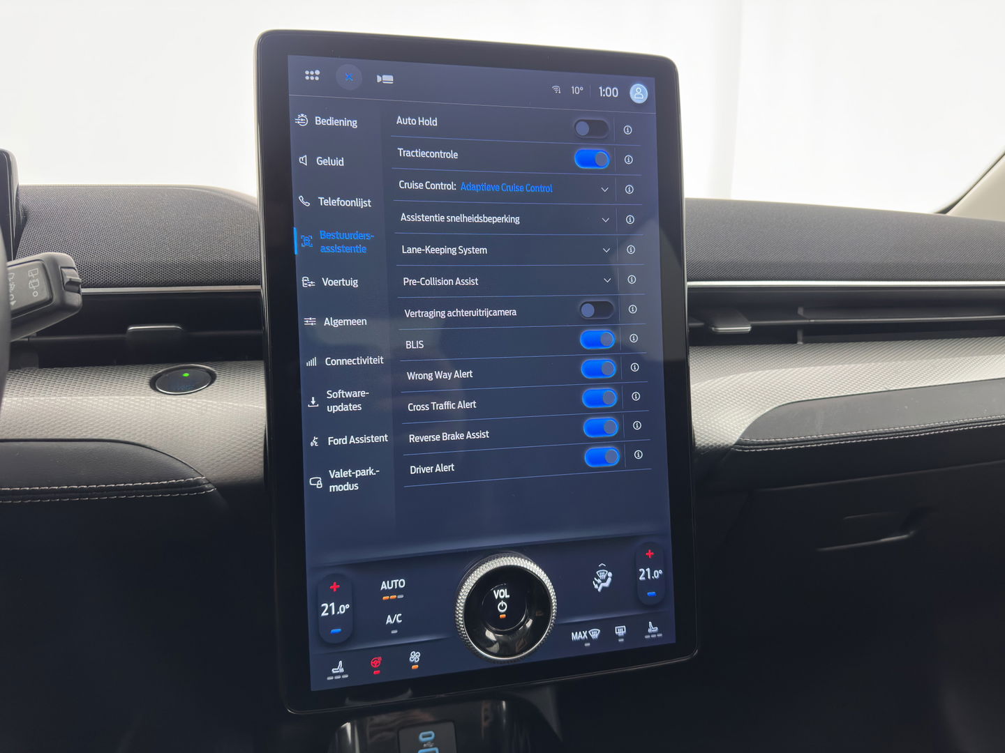 Ford Mustang Mach-E RWD 75 kWh (3-Fase) {SOH-93%} (INCL-BTW) Aut. *LUXURY-LEATHER | FULL-LED | DAB+ | DIGI-COCKPIT | KEYLESS | NAVI-FULLMAP | TOPVIEW | LANE-ASSIST | BLINDSPOT | CARPLAY | HEATED-COMFORTSEATS | PRIVACY-GLASS |TOWBAR | 18"ALU*