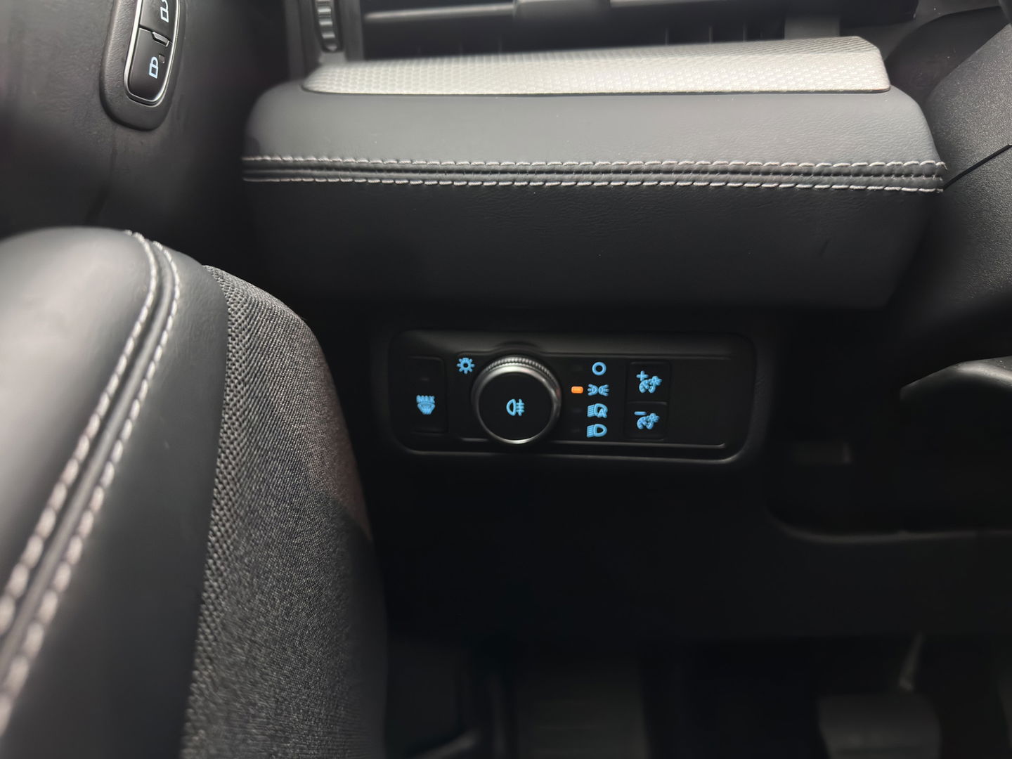 Ford Mustang Mach-E RWD 75 kWh (3-Fase) {SOH-93%} (INCL-BTW) Aut. *LUXURY-LEATHER | FULL-LED | DAB+ | DIGI-COCKPIT | KEYLESS | NAVI-FULLMAP | TOPVIEW | LANE-ASSIST | BLINDSPOT | CARPLAY | HEATED-COMFORTSEATS | PRIVACY-GLASS |TOWBAR | 18"ALU*