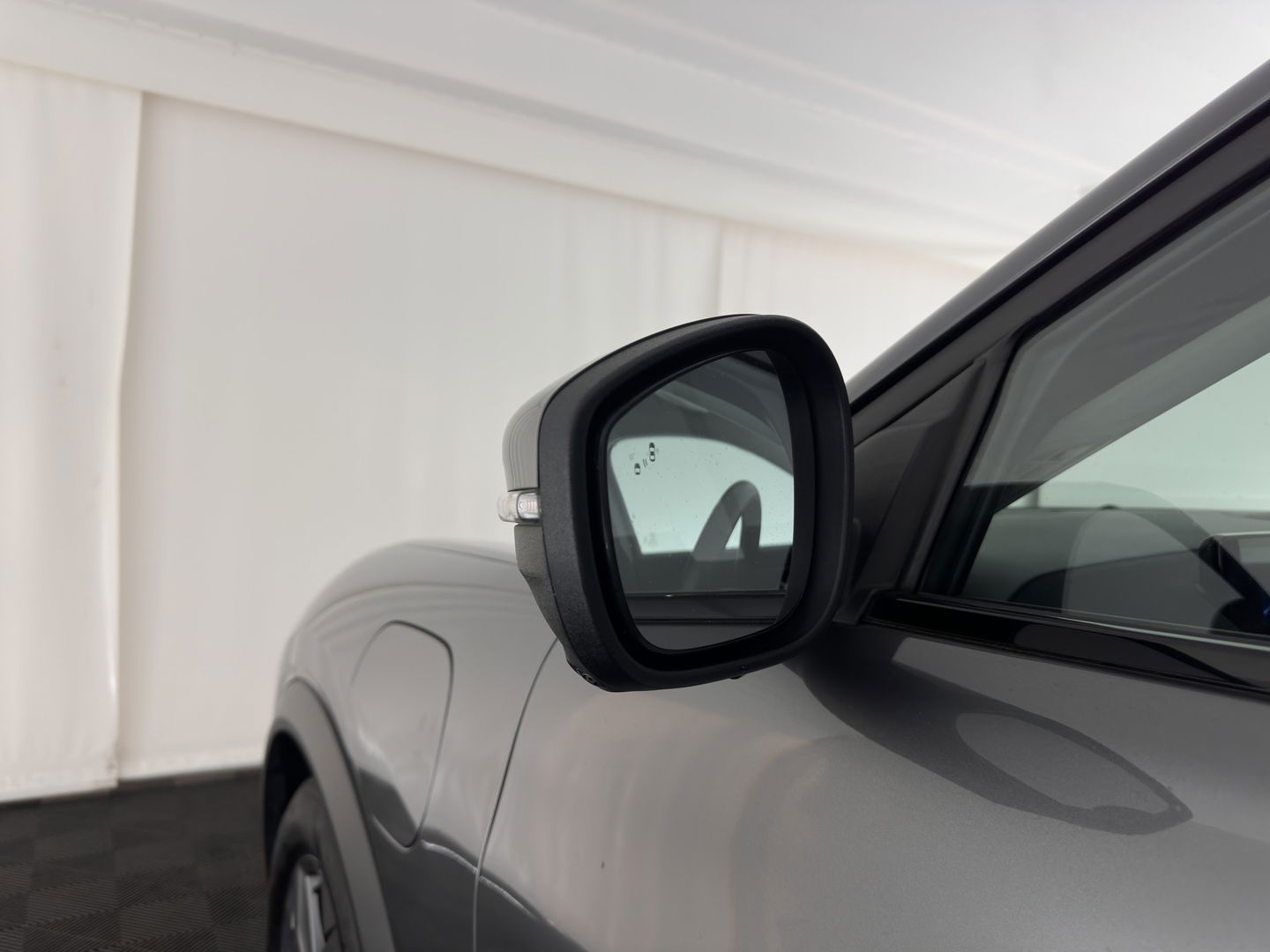 Ford Mustang Mach-E RWD 75 kWh (3-Fase) {SOH-93%} (INCL-BTW) Aut. *LUXURY-LEATHER | FULL-LED | DAB+ | DIGI-COCKPIT | KEYLESS | NAVI-FULLMAP | TOPVIEW | LANE-ASSIST | BLINDSPOT | CARPLAY | HEATED-COMFORTSEATS | PRIVACY-GLASS |TOWBAR | 18"ALU*