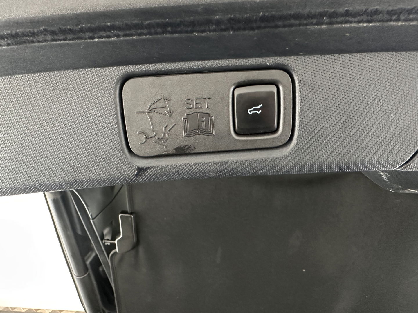 Ford Mustang Mach-E RWD 75 kWh (3-Fase) {SOH-93%} (INCL-BTW) Aut. *LUXURY-LEATHER | FULL-LED | DAB+ | DIGI-COCKPIT | KEYLESS | NAVI-FULLMAP | TOPVIEW | LANE-ASSIST | BLINDSPOT | CARPLAY | HEATED-COMFORTSEATS | PRIVACY-GLASS |TOWBAR | 18"ALU*