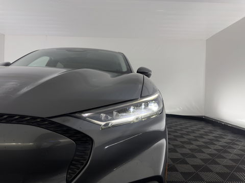 Ford Mustang Mach-E RWD 75 kWh (3-Fase) {SOH-93%} (INCL-BTW) Aut. *LUXURY-LEATHER | FULL-LED | DAB+ | DIGI-COCKPIT | KEYLESS | NAVI-FULLMAP | TOPVIEW | LANE-ASSIST | BLINDSPOT | CARPLAY | HEATED-COMFORTSEATS | PRIVACY-GLASS |TOWBAR | 18"ALU*