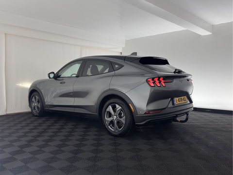 Ford Mustang Mach-E RWD 75 kWh (3-Fase) {SOH-93%} (INCL-BTW) Aut. *LUXURY-LEATHER | FULL-LED | DAB+ | DIGI-COCKPIT | KEYLESS | NAVI-FULLMAP | TOPVIEW | LANE-ASSIST | BLINDSPOT | CARPLAY | HEATED-COMFORTSEATS | PRIVACY-GLASS |TOWBAR | 18"ALU*