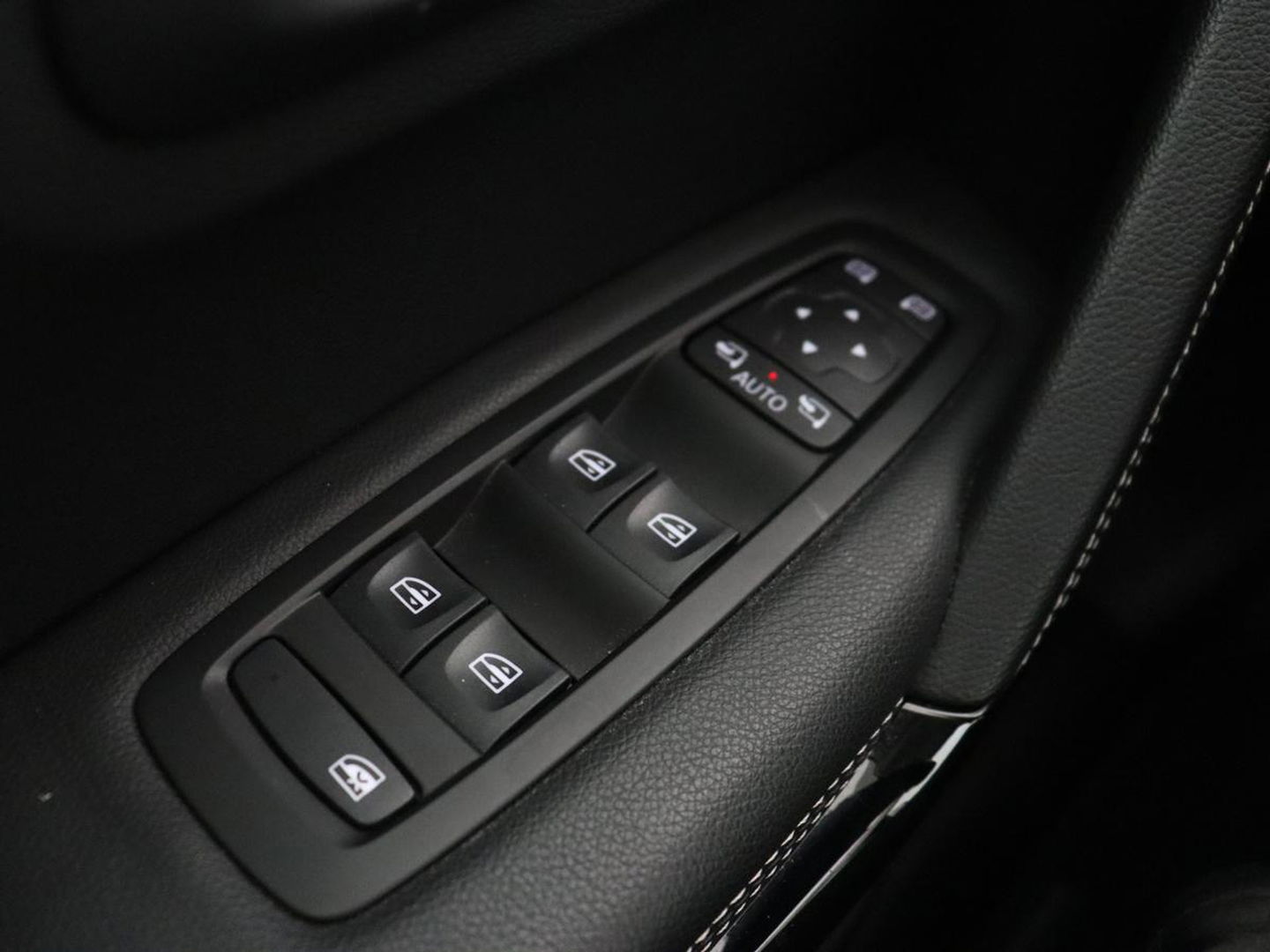 Renault Kadjar 1.3 TCe Limited | 60.800km NAP | Carplay | Navigatie | Climate control | Keyless | Parkeerhulp | Cruise control | DAB | Bluetooth