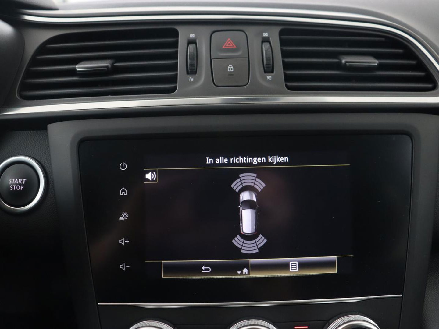 Renault Kadjar 1.3 TCe Limited | 60.800km NAP | Carplay | Navigatie | Climate control | Keyless | Parkeerhulp | Cruise control | DAB | Bluetooth