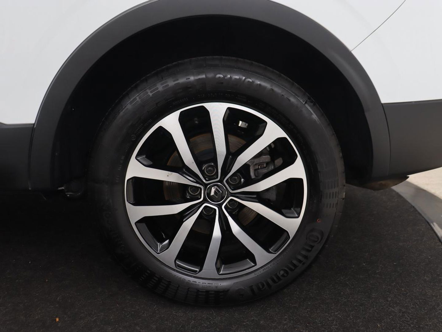 Renault Kadjar 1.3 TCe Limited | 60.800km NAP | Carplay | Navigatie | Climate control | Keyless | Parkeerhulp | Cruise control | DAB | Bluetooth