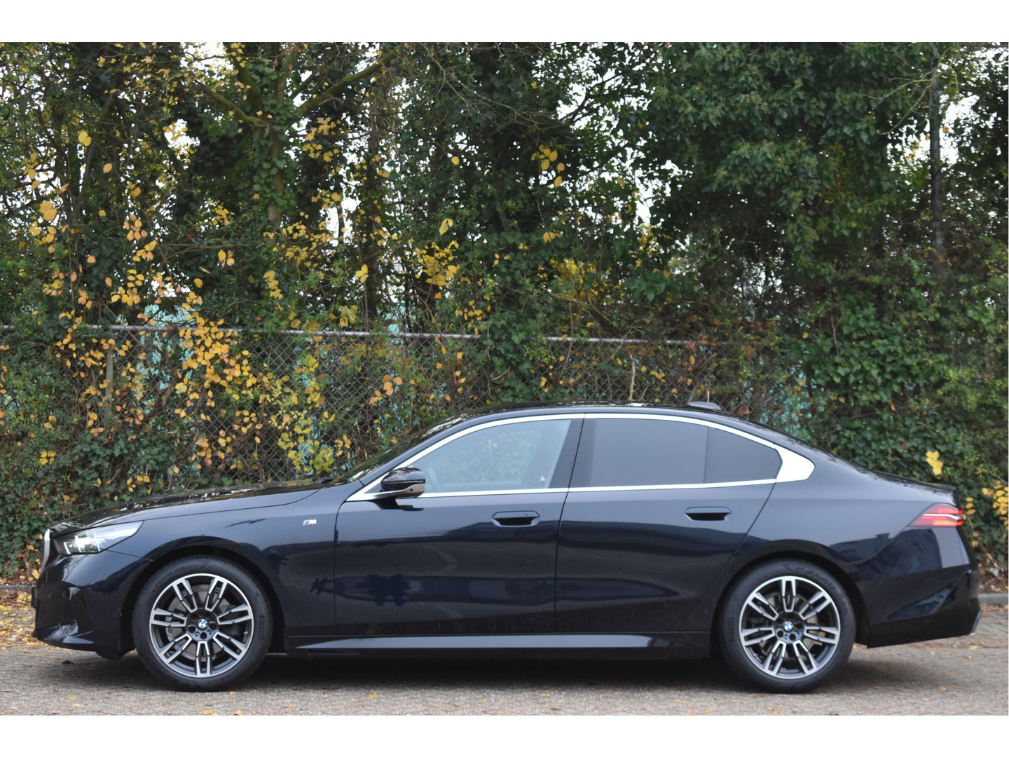 BMW 5 Serie 520i M-Sport Comfort pack 208 pk | Vol | Pano.dak | HUD | Harman/Kardon | Keyless | Memory stoelen | 360 gr.camera | Stoelverkoeling