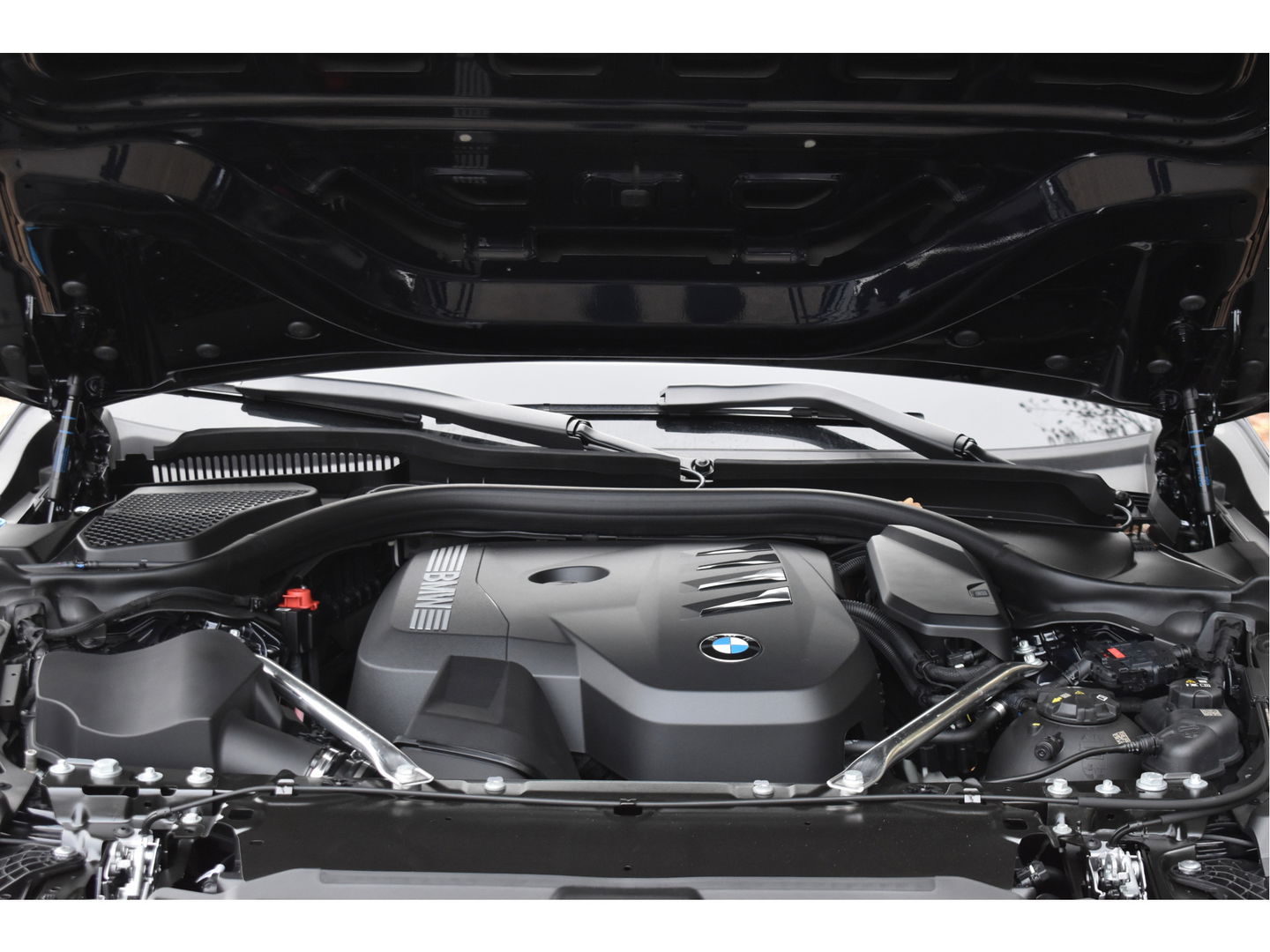 BMW 5 Serie 520i M-Sport Comfort pack 208 pk | Vol | Pano.dak | HUD | Harman/Kardon | Keyless | Memory stoelen | 360 gr.camera | Stoelverkoeling