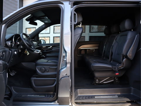 Mercedes-Benz V-Klasse 300d L3 4-MATIC Extra Lang DC 5 Pers - AMG - Trekhaak - ACC