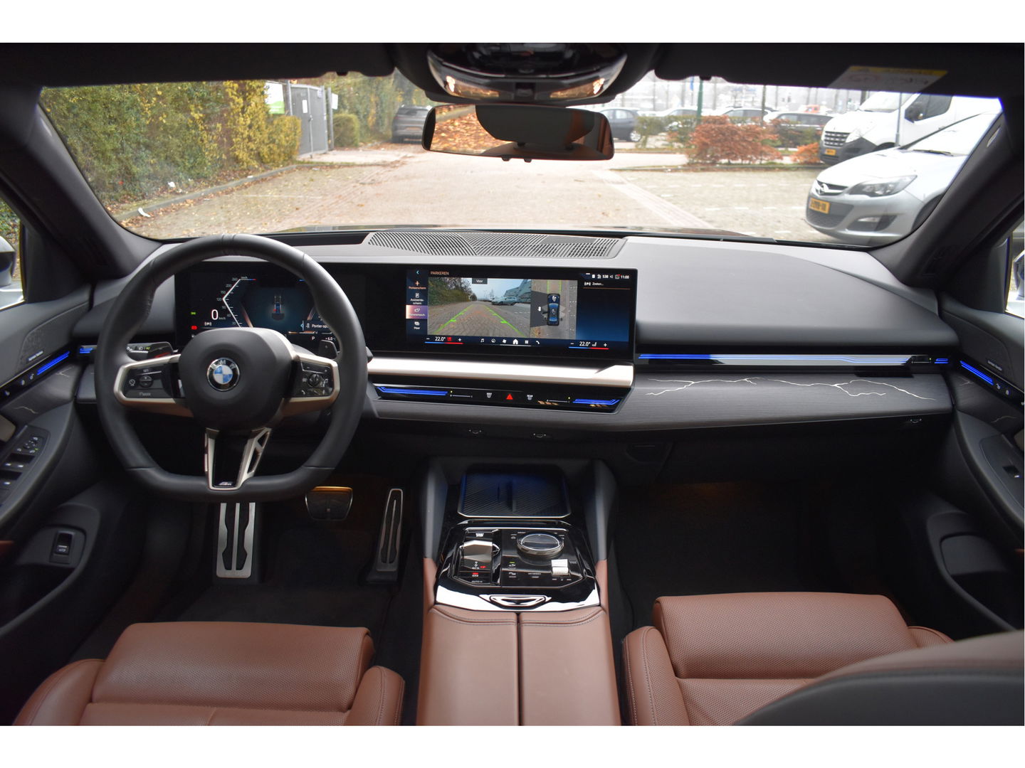 BMW 5 Serie 520i M-Sport Comfort pack 208 pk | Vol | Pano.dak | HUD | Harman/Kardon | Keyless | Memory stoelen | 360 gr.camera | Stoelverkoeling