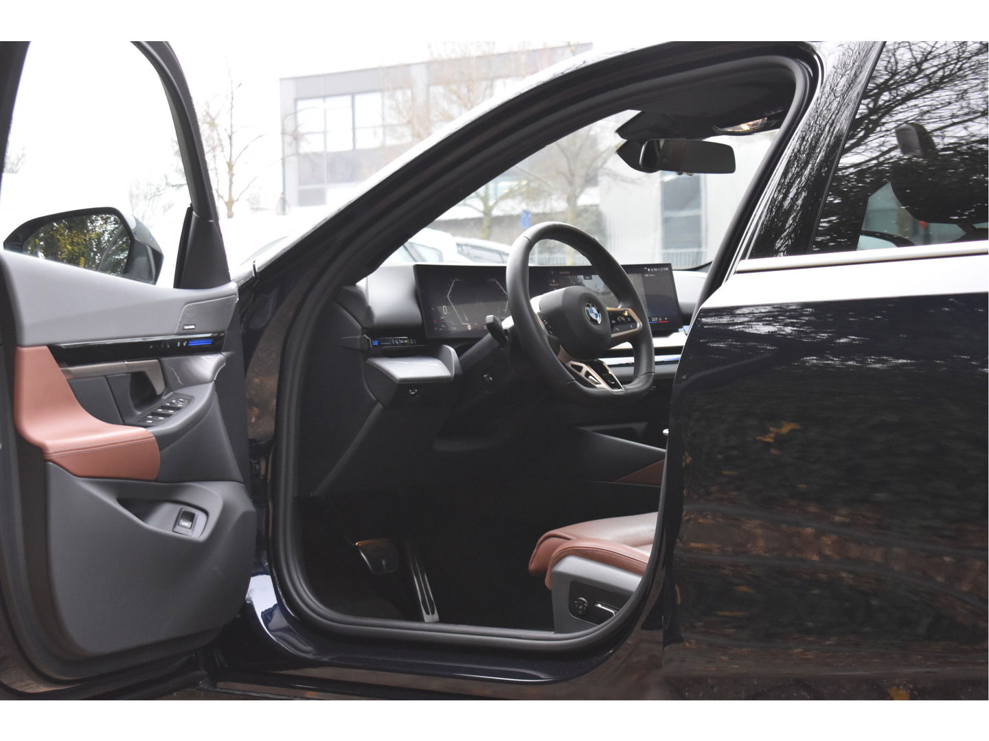 BMW 5 Serie 520i M-Sport Comfort pack 208 pk | Vol | Pano.dak | HUD | Harman/Kardon | Keyless | Memory stoelen | 360 gr.camera | Stoelverkoeling