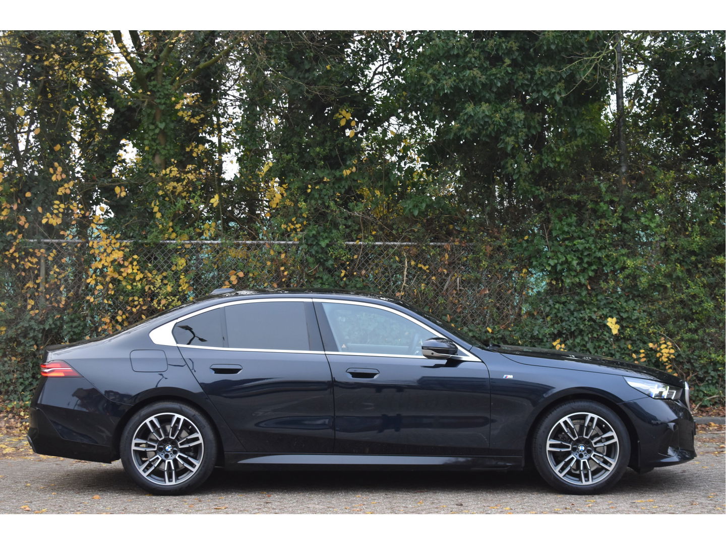 BMW 5 Serie 520i M-Sport Comfort pack 208 pk | Vol | Pano.dak | HUD | Harman/Kardon | Keyless | Memory stoelen | 360 gr.camera | Stoelverkoeling