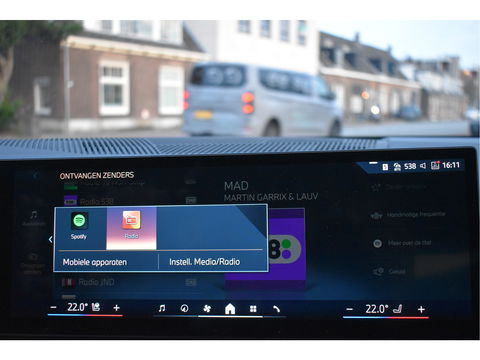 BMW 5 Serie 520i M-Sport Comfort pack 208 pk | Vol | Pano.dak | HUD | Harman/Kardon | Keyless | Memory stoelen | 360 gr.camera | Stoelverkoeling