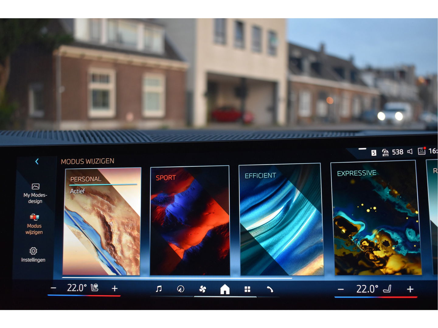 BMW 5 Serie 520i M-Sport Comfort pack 208 pk | Vol | Pano.dak | HUD | Harman/Kardon | Keyless | Memory stoelen | 360 gr.camera | Stoelverkoeling