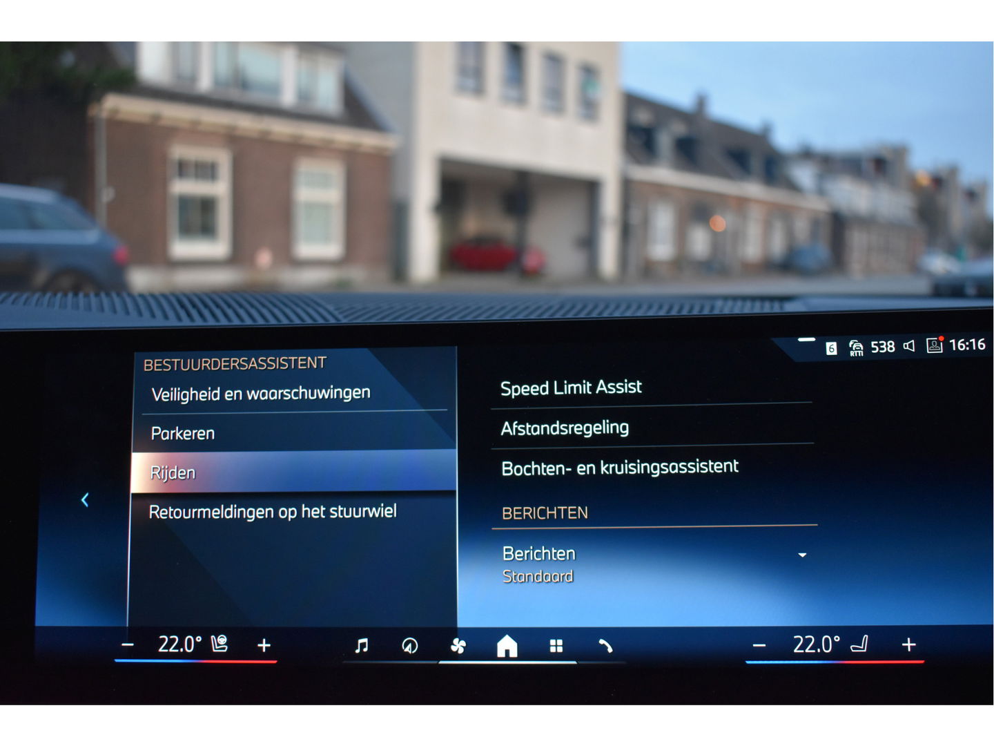 BMW 5 Serie 520i M-Sport Comfort pack 208 pk | Vol | Pano.dak | HUD | Harman/Kardon | Keyless | Memory stoelen | 360 gr.camera | Stoelverkoeling