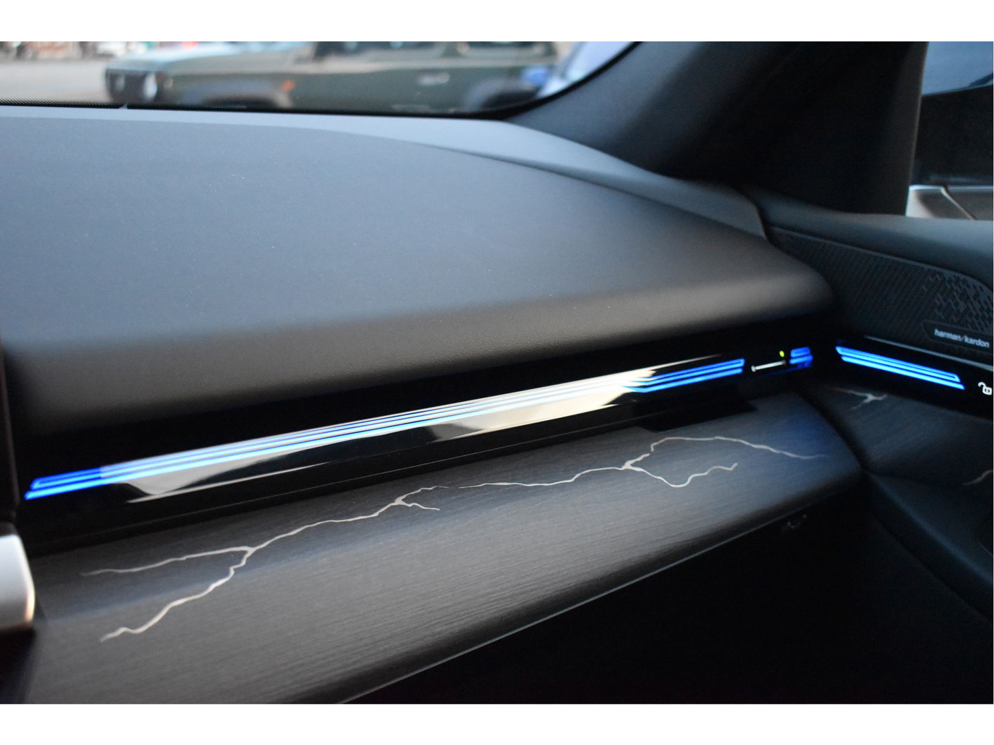 BMW 5 Serie 520i M-Sport Comfort pack 208 pk | Vol | Pano.dak | HUD | Harman/Kardon | Keyless | Memory stoelen | 360 gr.camera | Stoelverkoeling