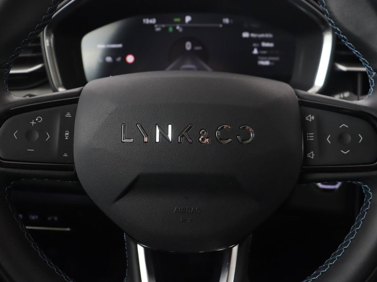 Lynk & Co 01 1.5 Plug In | 19.600 km NAP | Panoramadak | Infinity by Harman | Camera | Adaptive cruise | Stoelverwarming | Carplay | Memory | Full LED | PHEV