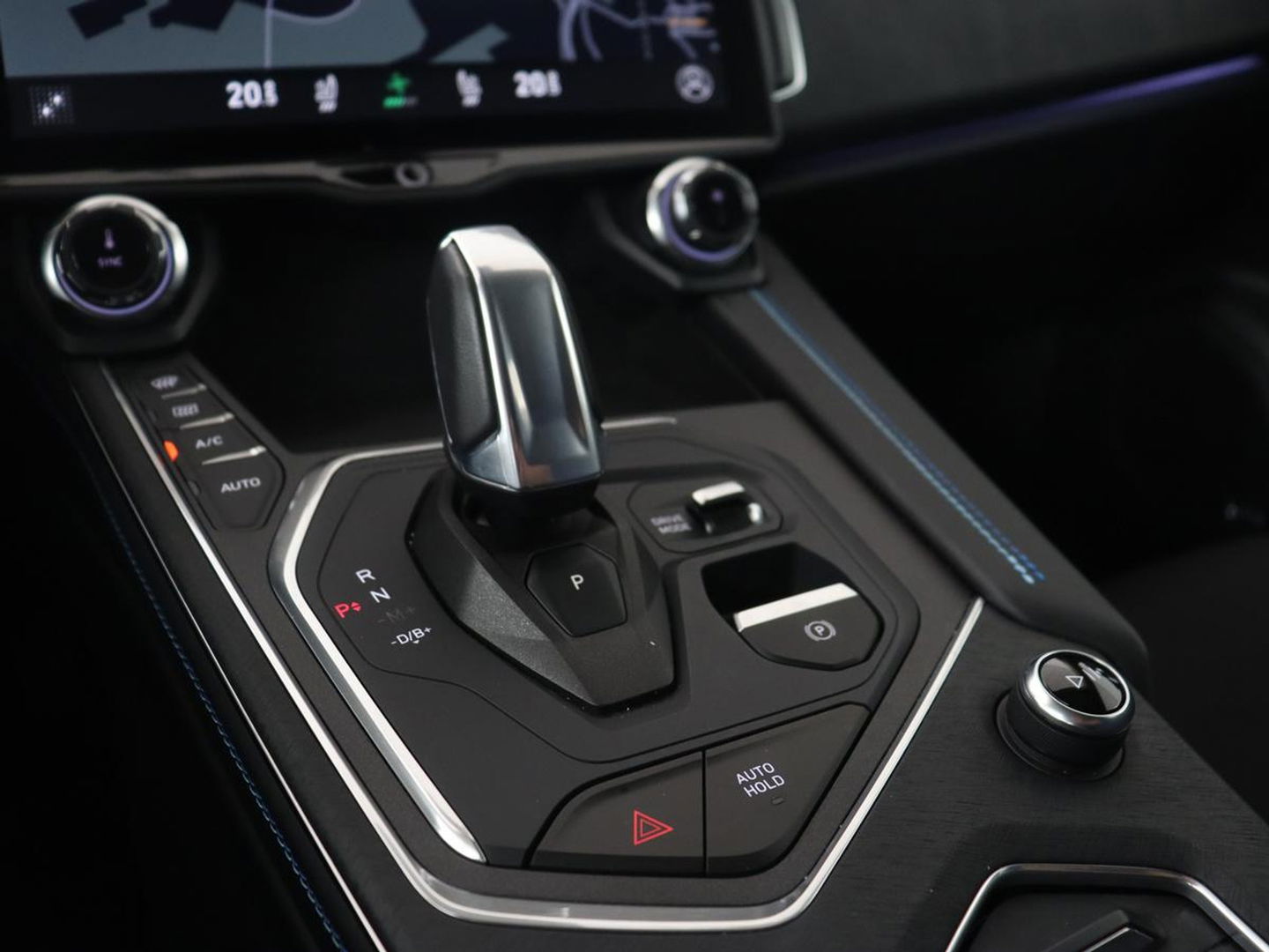 Lynk & Co 01 1.5 Plug In | 19.600 km NAP | Panoramadak | Infinity by Harman | Camera | Adaptive cruise | Stoelverwarming | Carplay | Memory | Full LED | PHEV