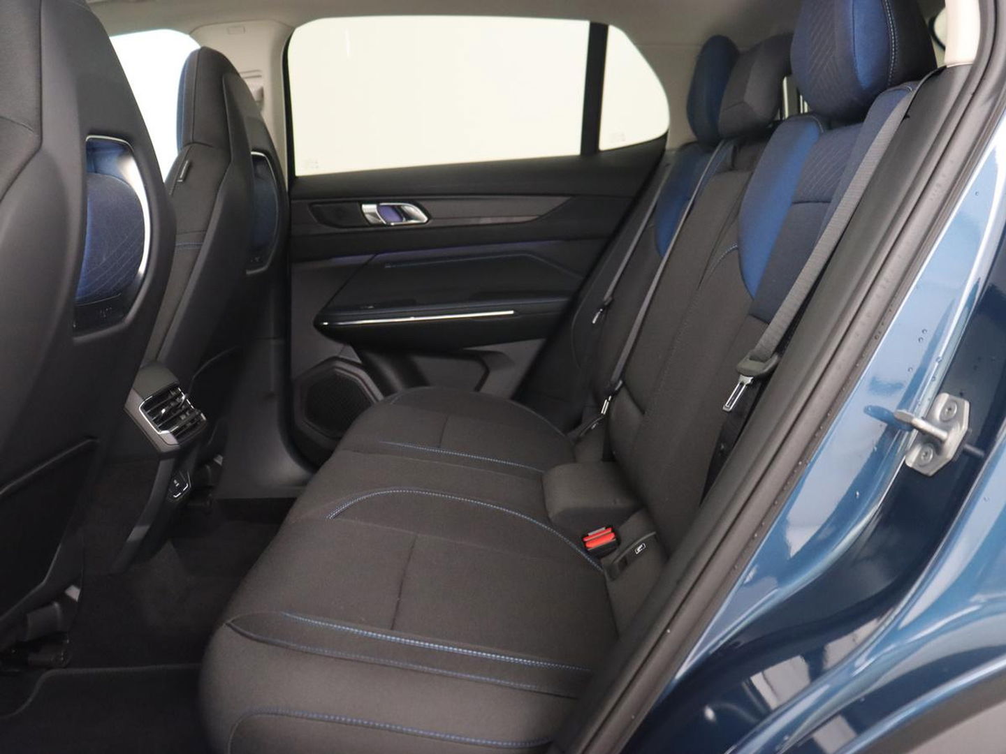 Lynk & Co 01 1.5 Plug In | 19.600 km NAP | Panoramadak | Infinity by Harman | Camera | Adaptive cruise | Stoelverwarming | Carplay | Memory | Full LED | PHEV