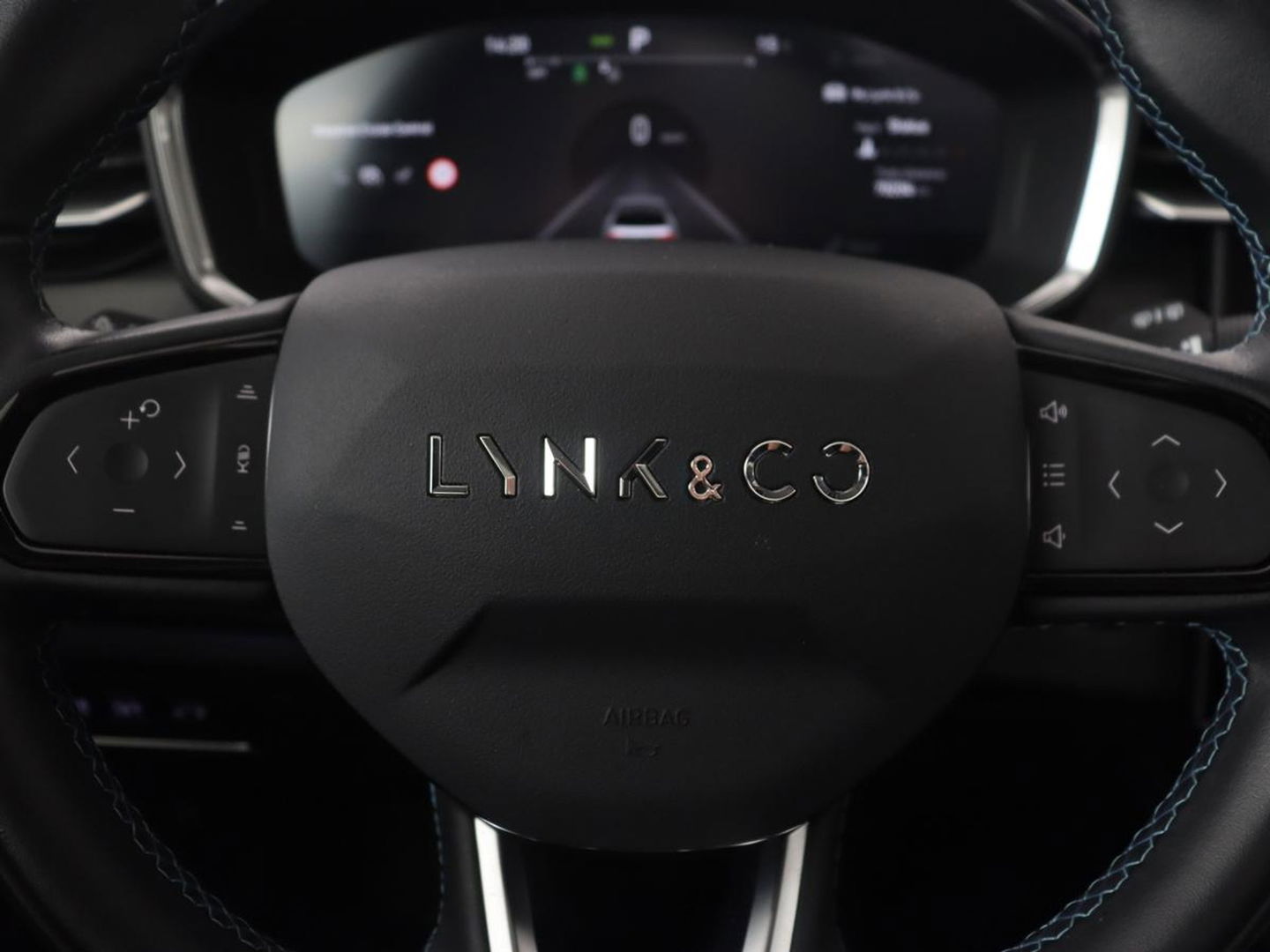 Lynk & Co 01 1.5 Plug In | Trekhaak | Panoramadak | Infinity by Harman | Camera | Adaptive cruise | Stoelverwarming | Carplay | Memory | Full LED | PHEV