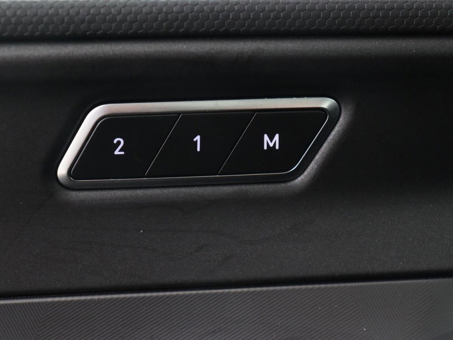 Lynk & Co 01 1.5 Plug In | Trekhaak | Panoramadak | Infinity by Harman | Camera | Adaptive cruise | Stoelverwarming | Carplay | Memory | Full LED | PHEV