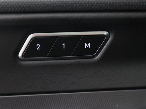 Lynk & Co 01 1.5 Plug In | Trekhaak | Panoramadak | Infinity by Harman | Camera | Adaptive cruise | Stoelverwarming | Carplay | Memory | Full LED | PHEV