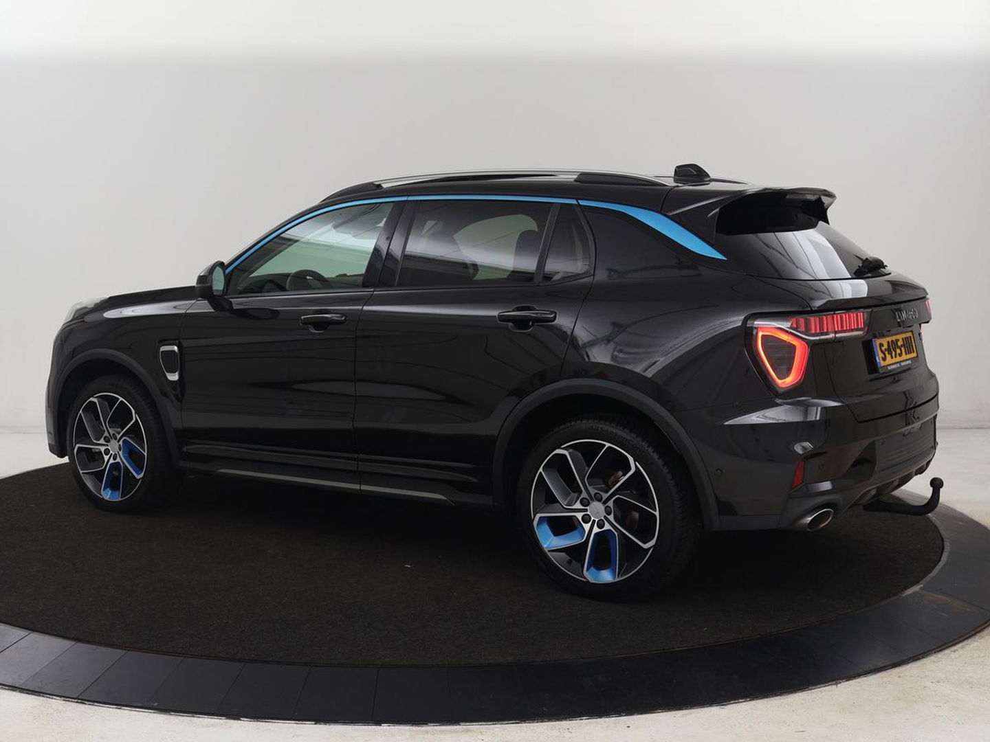 Lynk & Co 01 1.5 Plug In | Trekhaak | Panoramadak | Infinity by Harman | Camera | Adaptive cruise | Stoelverwarming | Carplay | Memory | Full LED | PHEV