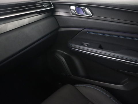 Lynk & Co 01 1.5 Plug In | Trekhaak | Panoramadak | Infinity by Harman | Camera | Adaptive cruise | Stoelverwarming | Carplay | Memory | Full LED | PHEV