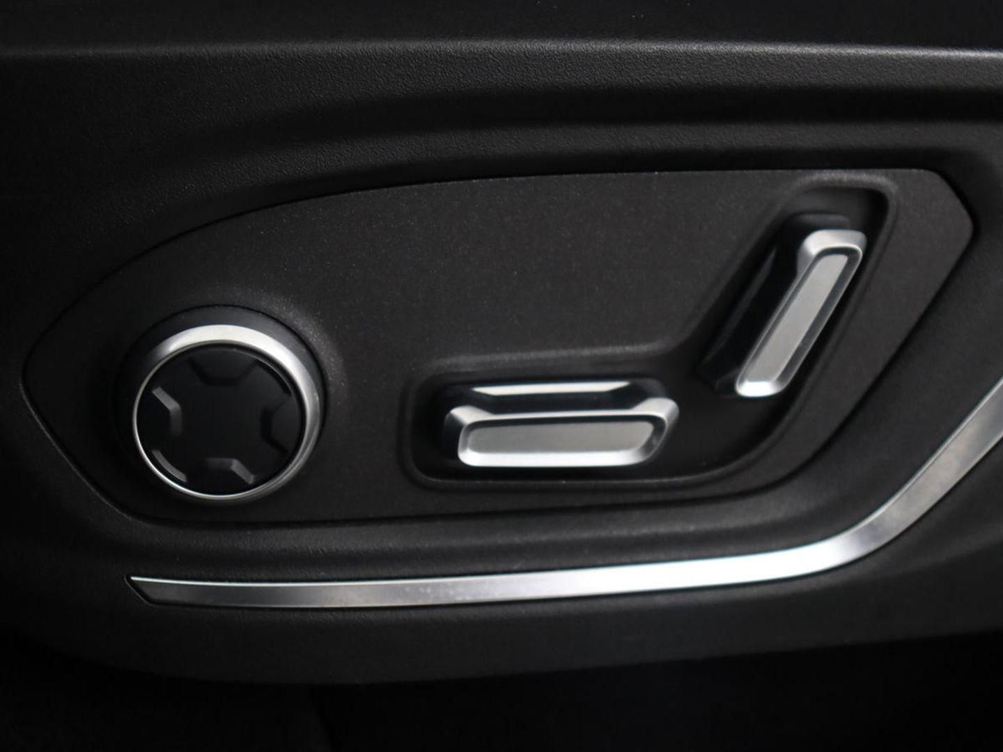 Lynk & Co 01 1.5 Plug In | Trekhaak | Panoramadak | Infinity by Harman | Camera | Adaptive cruise | Stoelverwarming | Carplay | Memory | Full LED | PHEV