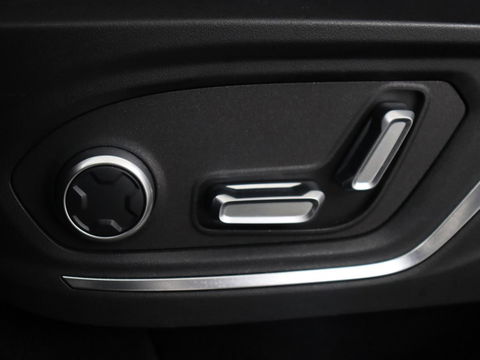 Lynk & Co 01 1.5 Plug In | Trekhaak | Panoramadak | Infinity by Harman | Camera | Adaptive cruise | Stoelverwarming | Carplay | Memory | Full LED | PHEV