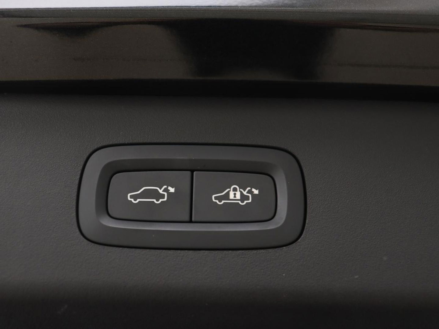 Lynk & Co 01 1.5 Plug In | Trekhaak | Panoramadak | Infinity by Harman | Camera | Adaptive cruise | Stoelverwarming | Carplay | Memory | Full LED | PHEV