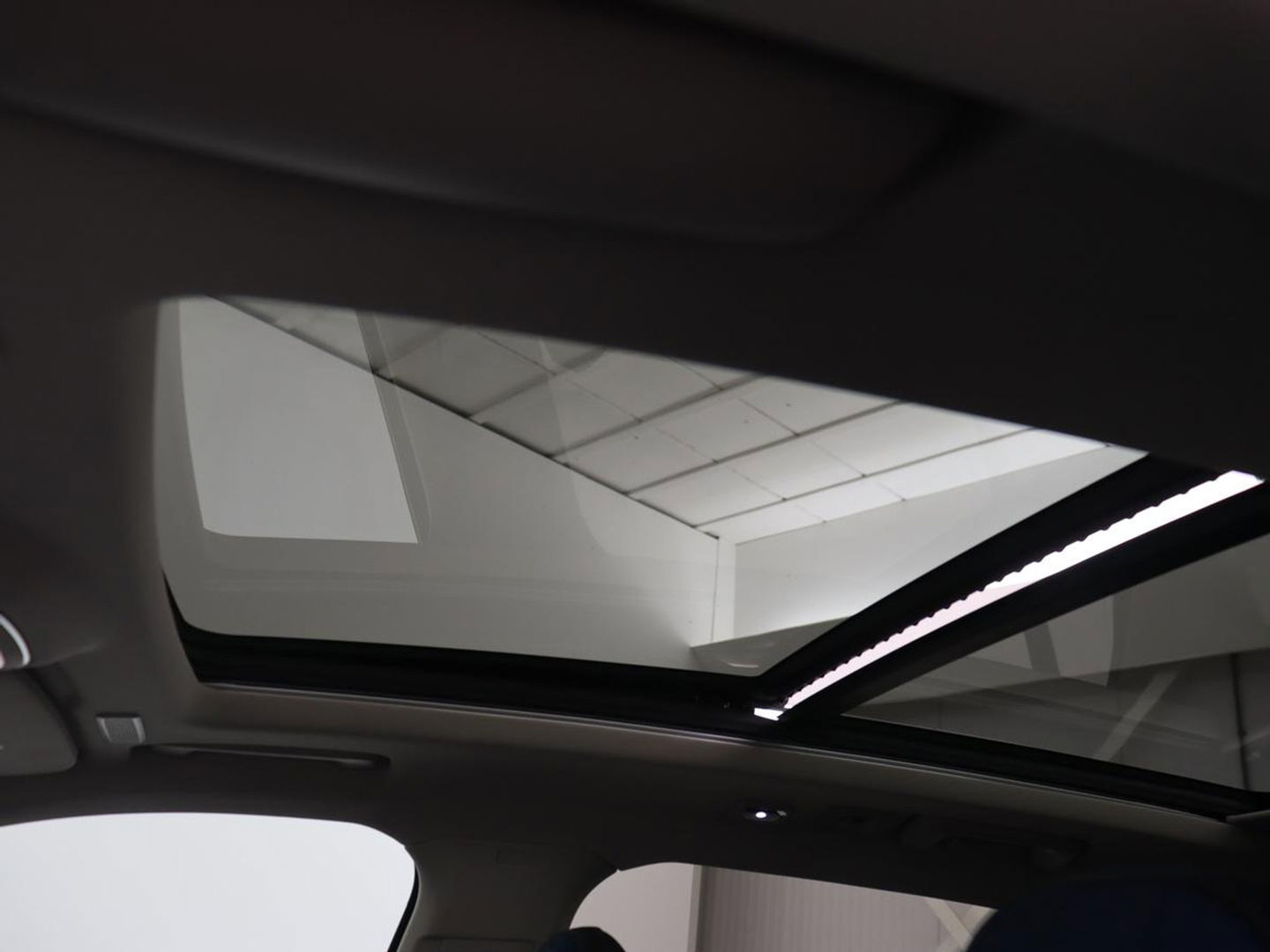 Lynk & Co 01 1.5 Plug In | Trekhaak | Panoramadak | Infinity by Harman | Camera | Adaptive cruise | Stoelverwarming | Carplay | Memory | Full LED | PHEV