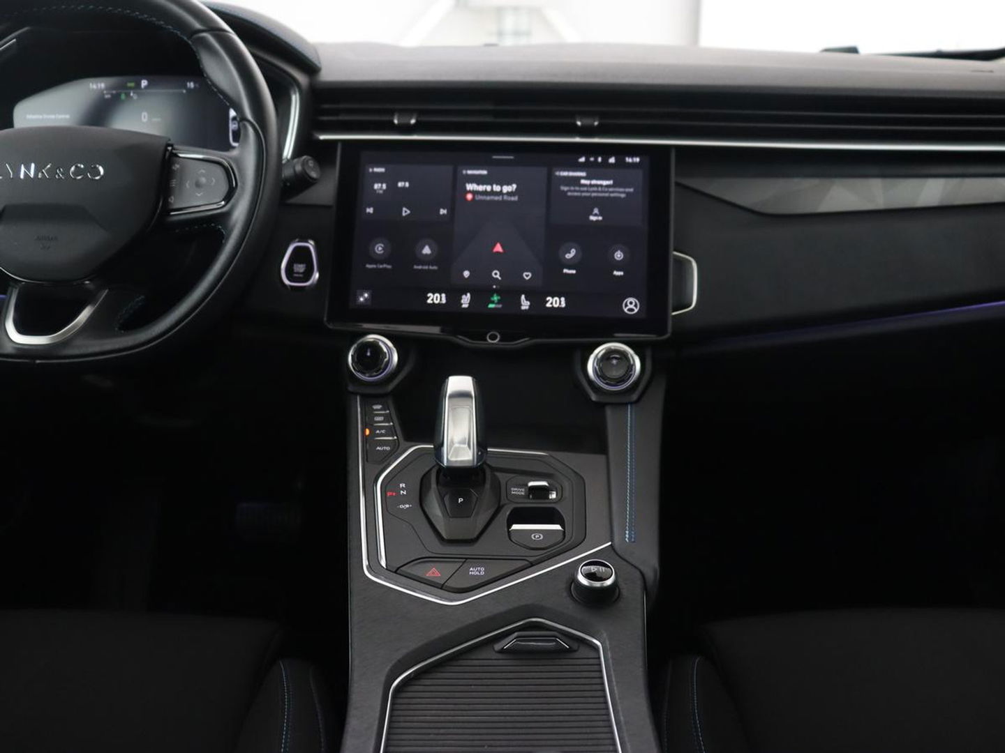Lynk & Co 01 1.5 Plug In | Trekhaak | Panoramadak | Infinity by Harman | Camera | Adaptive cruise | Stoelverwarming | Carplay | Memory | Full LED | PHEV