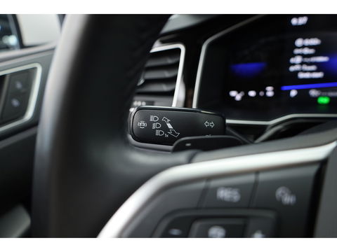 Volkswagen Polo 1.0 TSI R-Line DSG | Adapt. Cruise | Apple CarPlay & Android Auto | Trekhaak | Navi | 17"